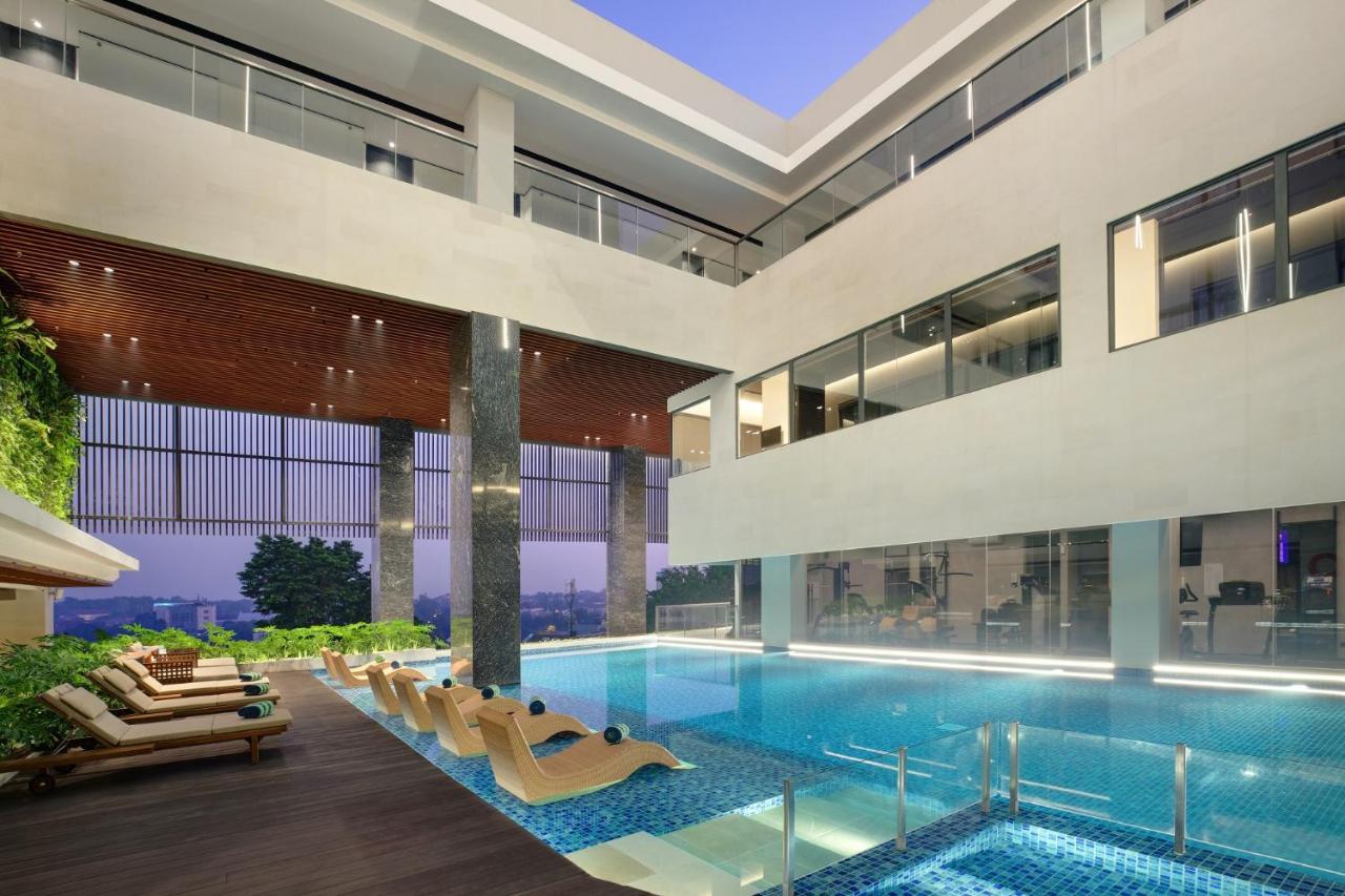 Hotel Aruss Semarang Exterior foto